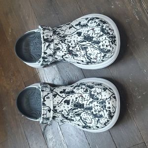 Super cute croc like sketches slip on
